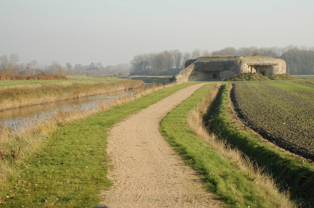 Foto van bunker langs de linie