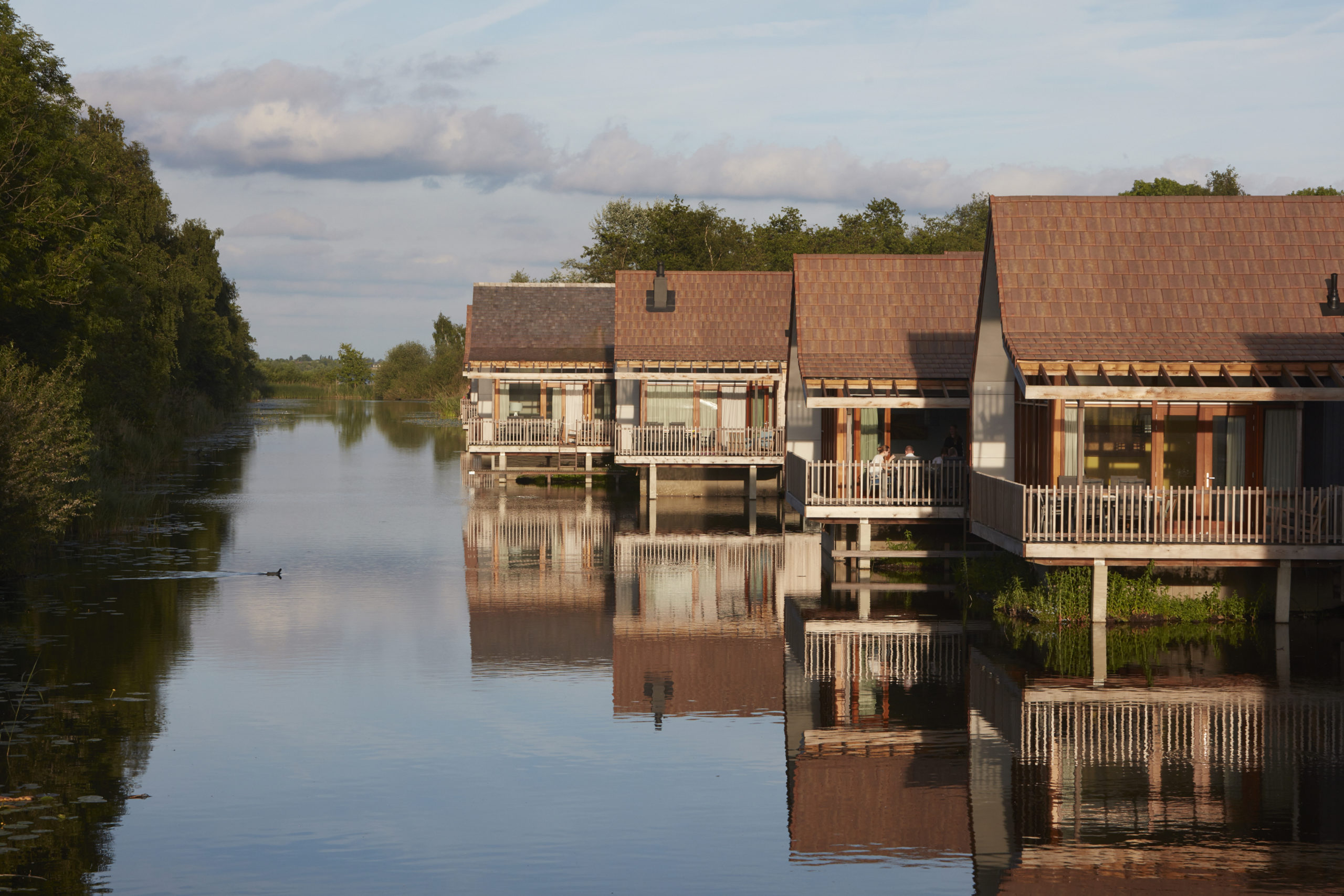 Huizen aan water Reeuwijkse Hout